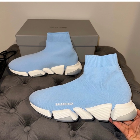 I don’t need them my son has gave them to me to sell and idk how much they cost. - Picture 5 of 6